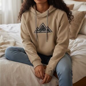 (NWT) Columbia Women's Pullover Hoodie in Tan, Medium